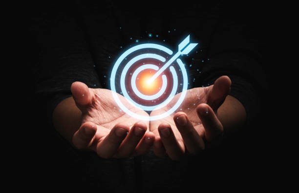 نيرا.. شريكك في الصدارة