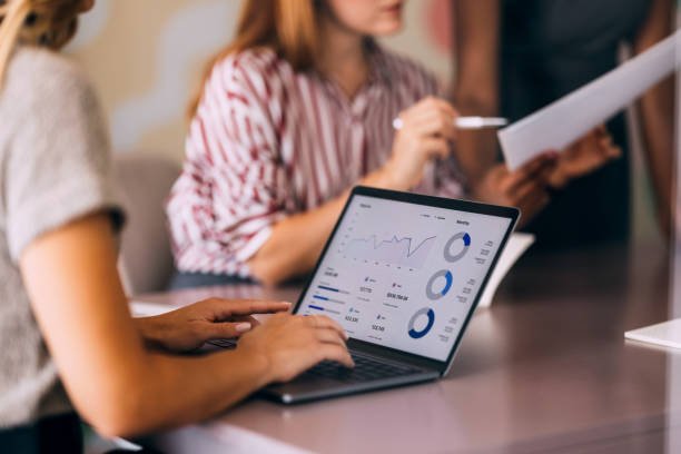 كيفية زيادة المبيعات عبر السوشيال ميديا في مصر